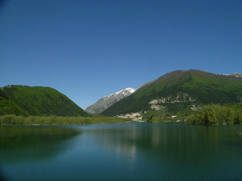 Hotel Il Vecchio Pescatore Villetta Barrea Buitenkant foto