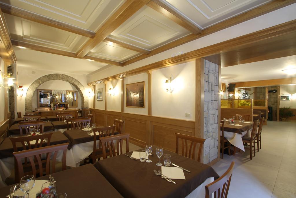 Hotel Il Vecchio Pescatore Villetta Barrea Buitenkant foto