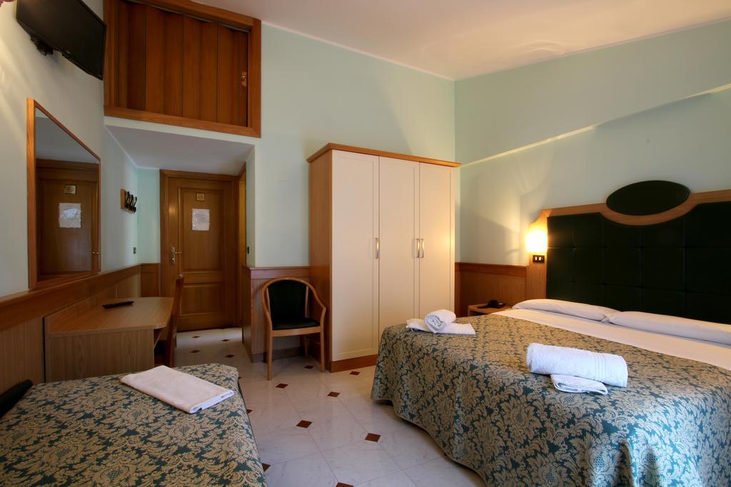 Hotel Il Vecchio Pescatore Villetta Barrea Buitenkant foto